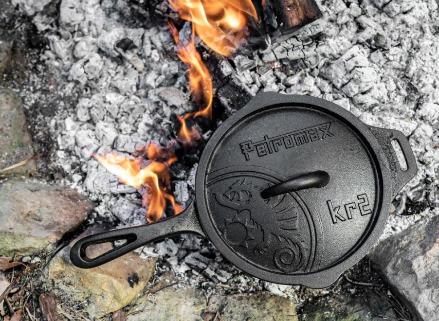 Petromax Petromax 2L Cast Iron Saucepan With Lid | Dutch Ovens & Pans