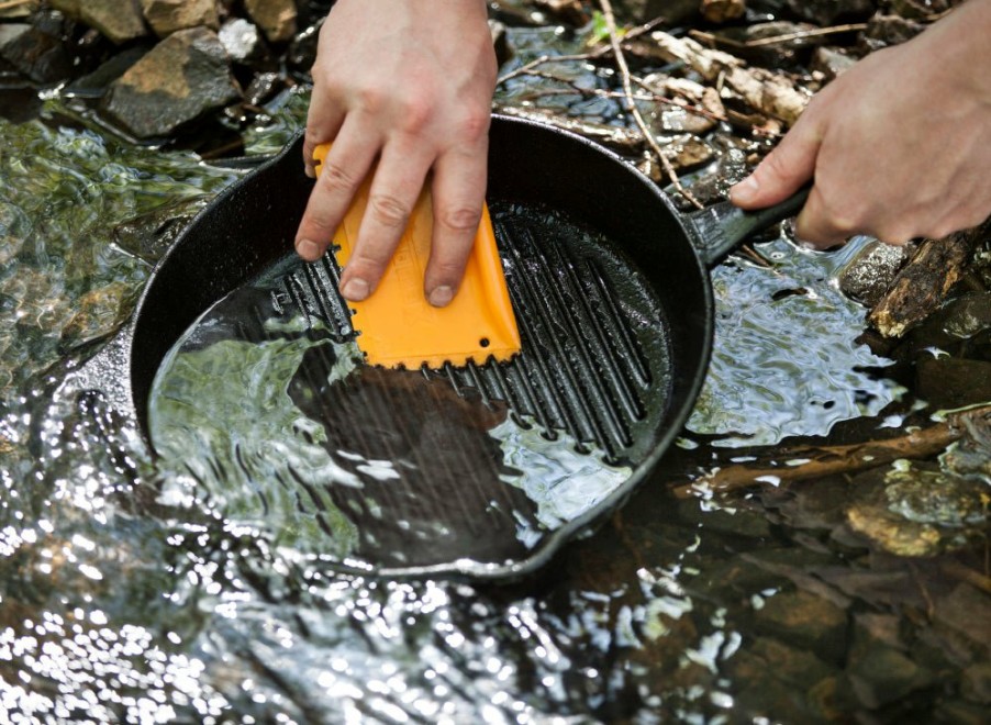 Petromax Petromax Ridged Scraper For Dutch Ovens And Skillets | Maintenance